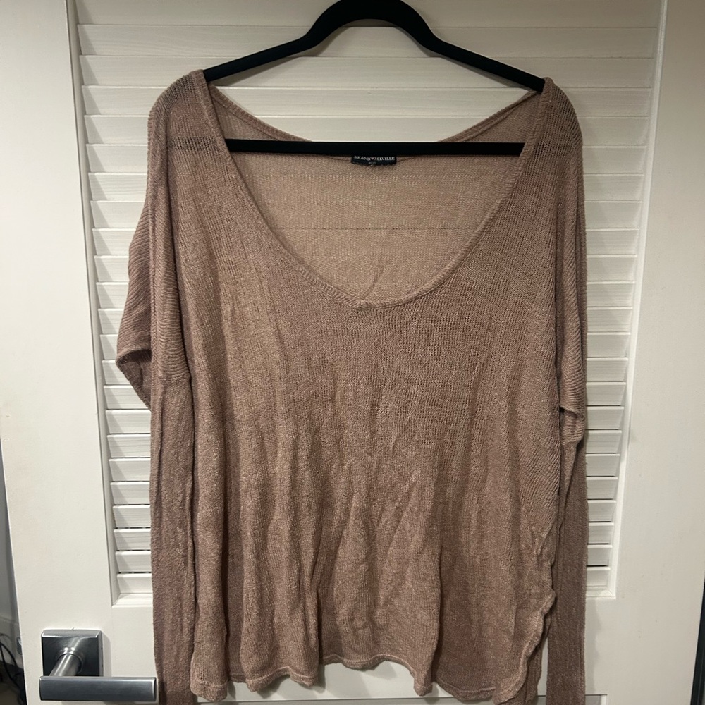 BRANDY MELVILLE • MAUVE LONG SLEEVE KNIT TOP